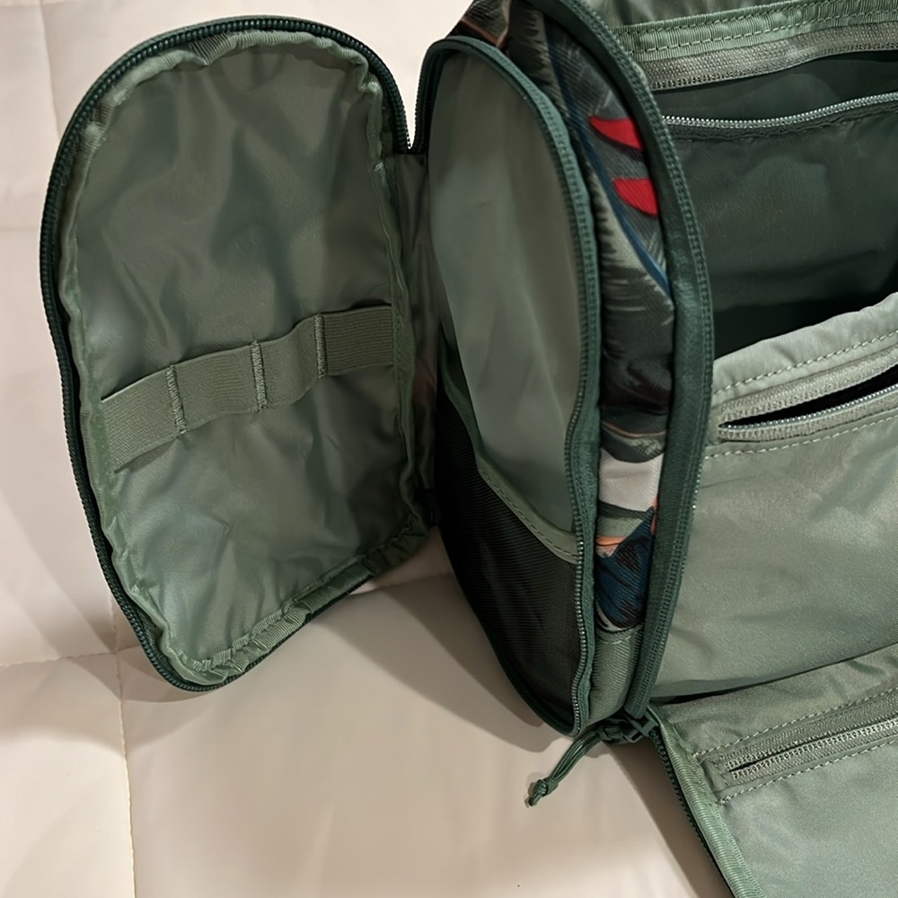 Dakine Large Toiletry bag - Picture 7 of 12